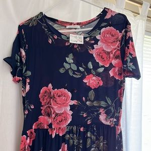 NWT REBORN IZZY NAVY FLORAL MAXI DRESS